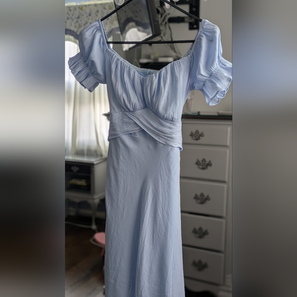 Elegant Light Blue Midi Dress